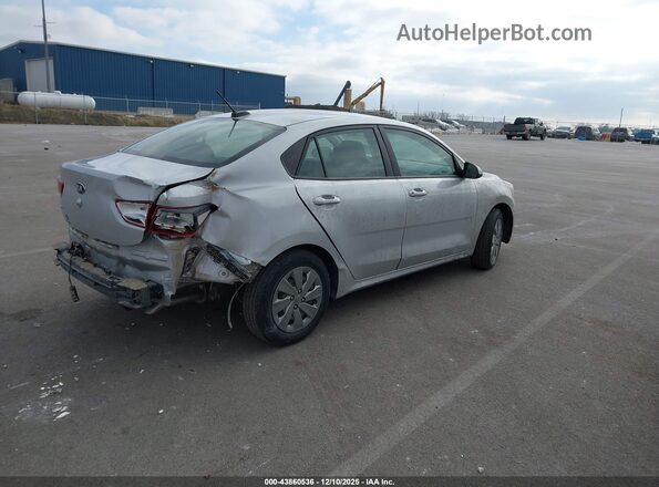 3KPA24AD6LE343706 2020 KIA RIO Серебряный Задняя правая четверть