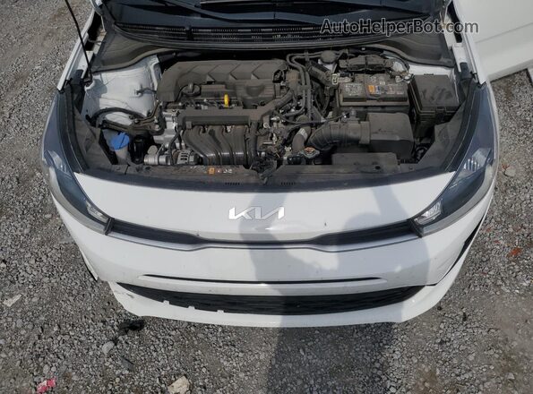 3KPA24AD8NE477250 2022 KIA RIO Белый Вид задней части салона