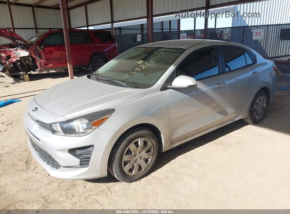 3KPA24AD9ME406668 2021 KIA RIO Silver Передня ліва чверть