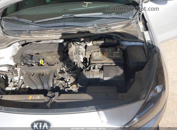 3KPA24AD9ME406668 2021 KIA RIO Silver Вид ззаду