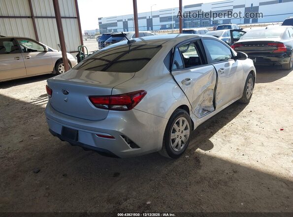 3KPA24AD9ME406668 2021 KIA RIO Silver Задня права чверть