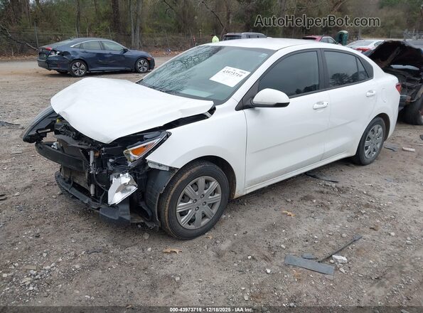 3KPA24AD9NE450607 2022 KIA RIO White Vista tres cuartos delantera izquierda
