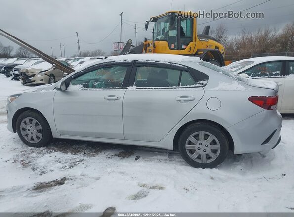 3KPA24ADXNE494034 2022 KIA RIO White 360 interior view