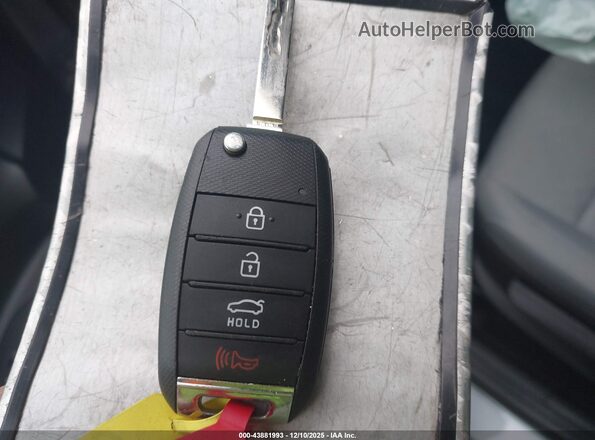3KPA25AB2KE215689 2019 KIA RIO 5-DOOR Серый Вид панели приборов