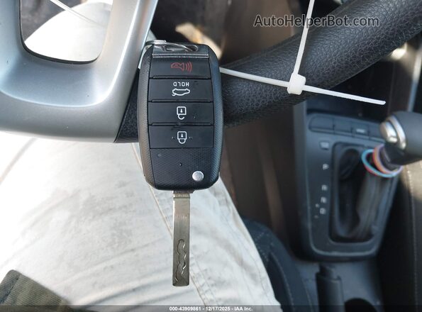 3KPA25AD5LE312243 2020 KIA RIO 5-DOOR White Առջևի վահանակի տեսք