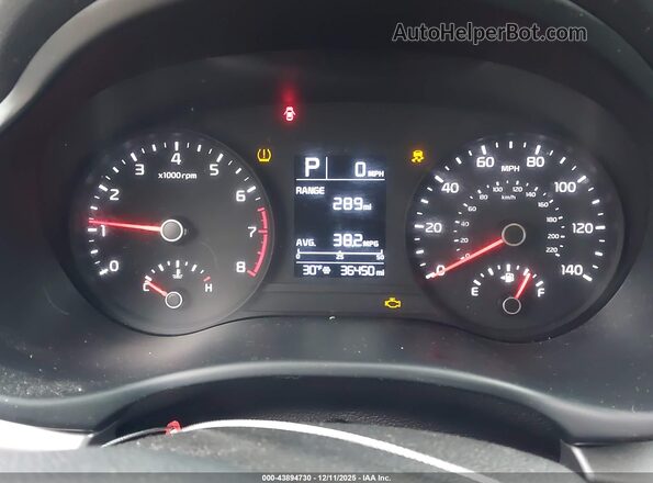 3KPA25AD5PE575127 2023 KIA RIO 5-DOOR Red უკანა სავარძლების ხედი