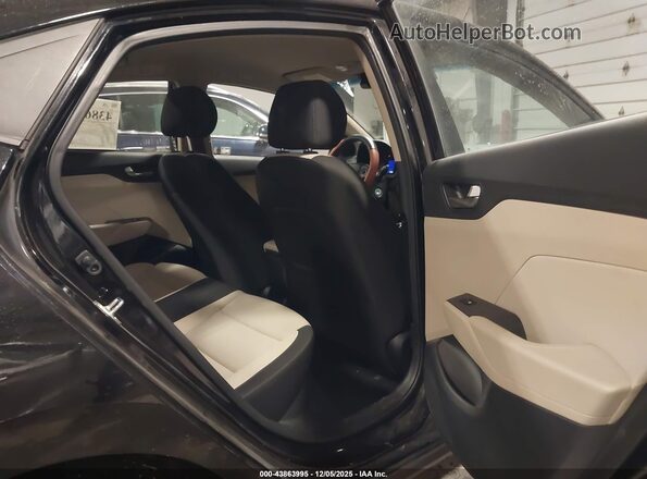 3KPC24A32JE024235 2018 HYUNDAI ACCENT Black Вид наклейки з VIN-кодом