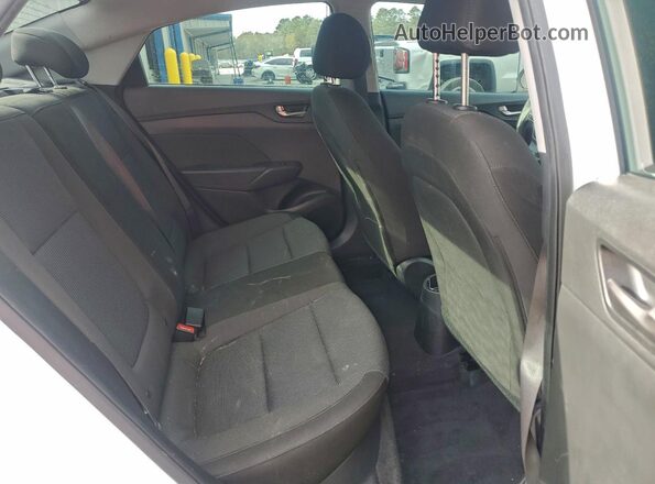 3KPC24A67NE155337 2022 HYUNDAI ACCENT White Vista de los asientos traseros