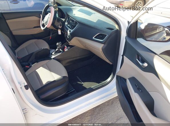 3KPC24A68NE175659 2022 HYUNDAI ACCENT Белый Вид салона спереди