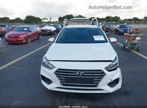 3KPC24A6XME136974 2021 HYUNDAI ACCENT Белый Вид панели приборов