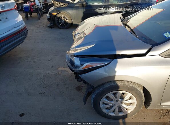 3KPC24A6XNE155476 2022 HYUNDAI ACCENT Серебряный Вид спереди