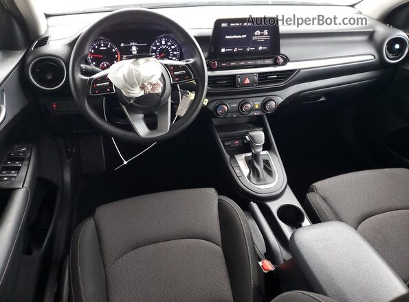 3KPF24AD0PE566416 2023 KIA FORTE White Widok deski rozdzielczej