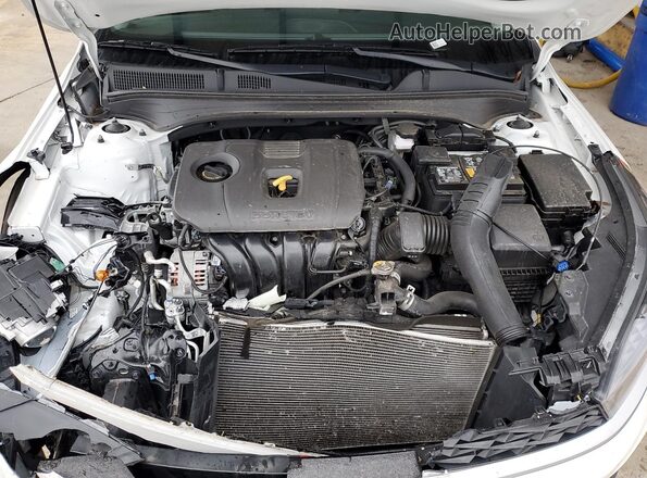 3KPF24AD0PE566416 2023 KIA FORTE White Widok wnętrza z tyłu