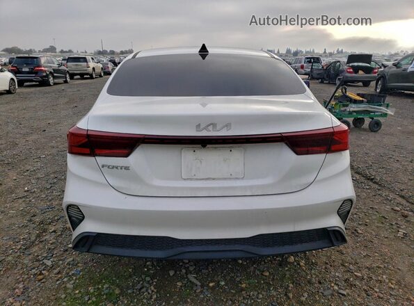 3KPF24AD1NE503175 2022 KIA FORTE White Rear view