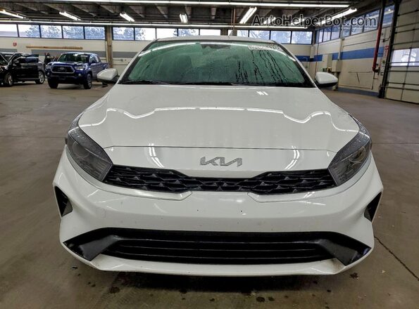 3KPF24AD1PE645044 2023 KIA FORTE White Vista frontal