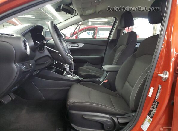 3KPF24AD1RE705567 2024 KIA FORTE Orange Widok wnętrza z przodu
