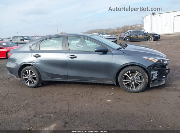 3KPF24AD2NE465889 2022 KIA FORTE Gray Vista interior trasera