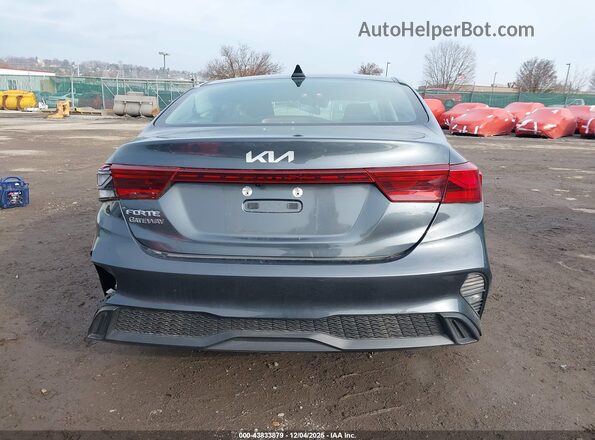 3KPF24AD2NE465889 2022 KIA FORTE Gray 