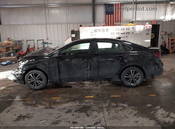 3KPF24AD2NE488637 2022 KIA FORTE Черный Панорамный вид салона 360°