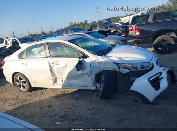 3KPF24AD5ME271923 2021 KIA FORTE White Սալոնի 360 աստիճան տեսք