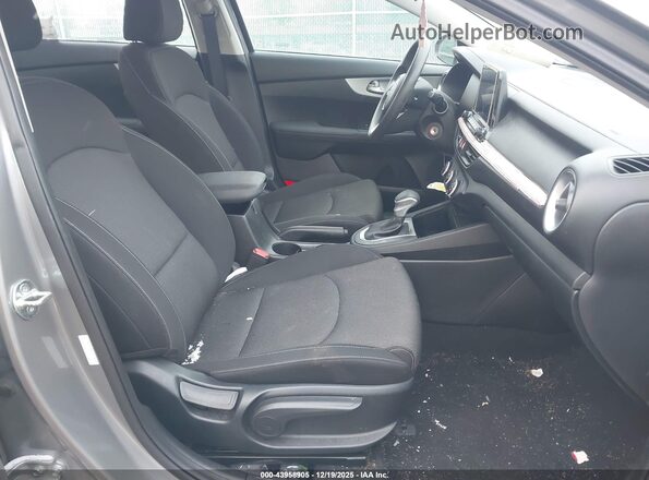 3KPF24AD6RE749547 2024 KIA FORTE Gray Front interior view