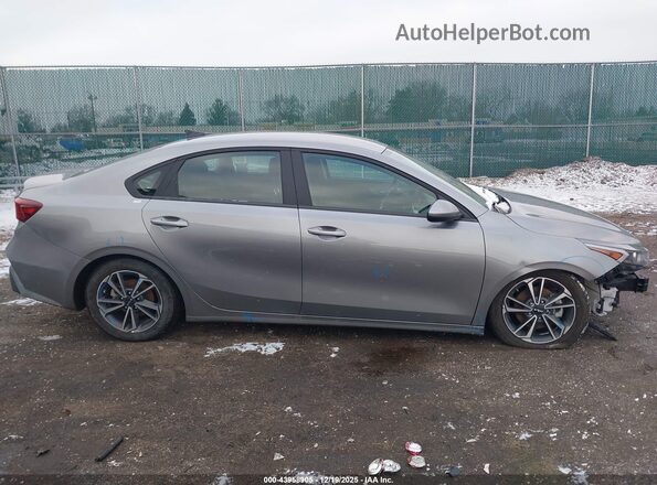 3KPF24AD6RE749547 2024 KIA FORTE Gray 360 interior view