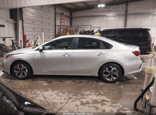 3KPF24AD8ME379775 2021 KIA FORTE Серебряный Панорамный вид салона 360°