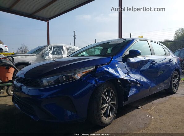 3KPF24AD8NE463449 2022 KIA FORTE Blue Vista tres cuartos delantera izquierda