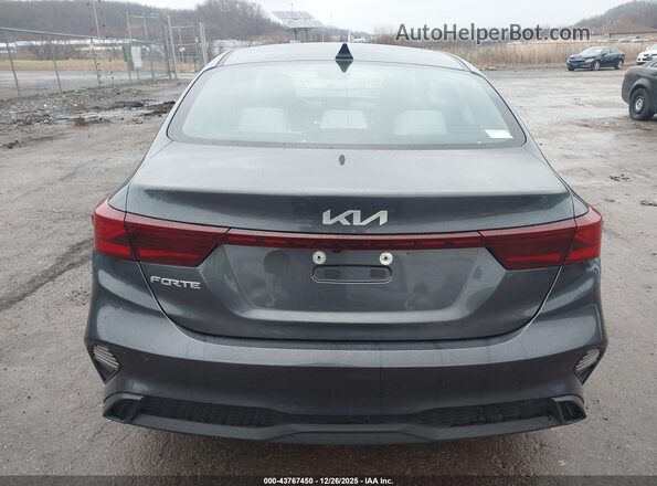 3KPF24AD9NE494905 2022 KIA FORTE Gray 