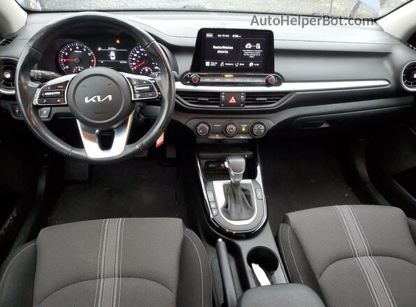 3KPF34AD0NE462406 2022 KIA FORTE Blue Widok deski rozdzielczej