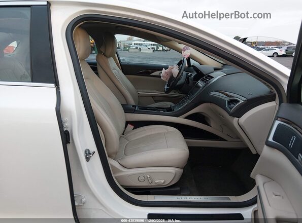 3LN6L2LU8GR621536 2016 LINCOLN MKZ HYBRID Белый Вид салона спереди