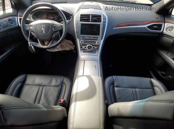 3LN6L5F90LR618472 2020 LINCOLN MKZ Black Widok deski rozdzielczej