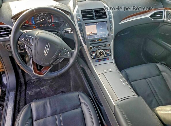 3LN6L5LU0LR616889 2020 LINCOLN MKZ Black Vista del salpicadero