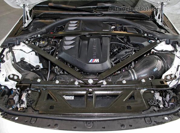 3MF13DM08R8E20280 2024 BMW M2 White Առջևի վահանակի տեսք