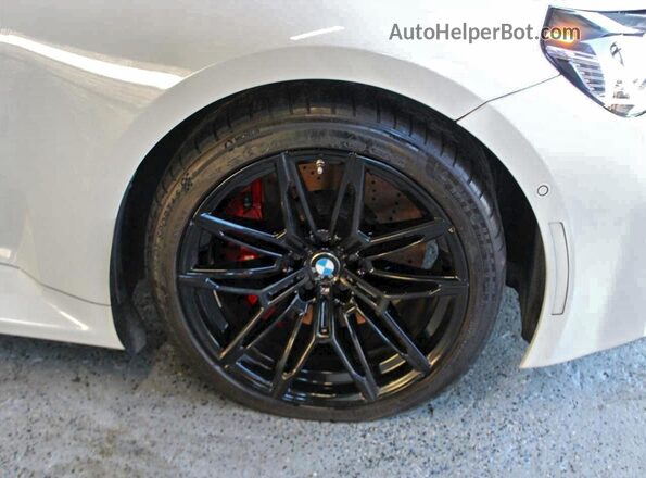 3MF13DM08R8E20280 2024 BMW M2 White Շարժիչի բաժամունքի տեսք
