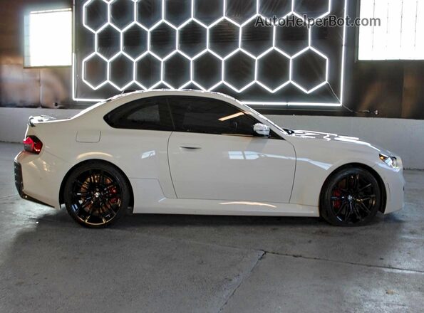 3MF13DM08R8E20280 2024 BMW M2 White Դիմացի տեսք