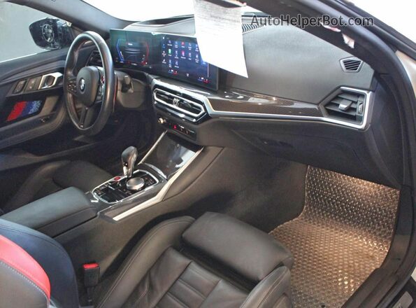 3MF13DM08R8E20280 2024 BMW M2 White Հետևի տեսք