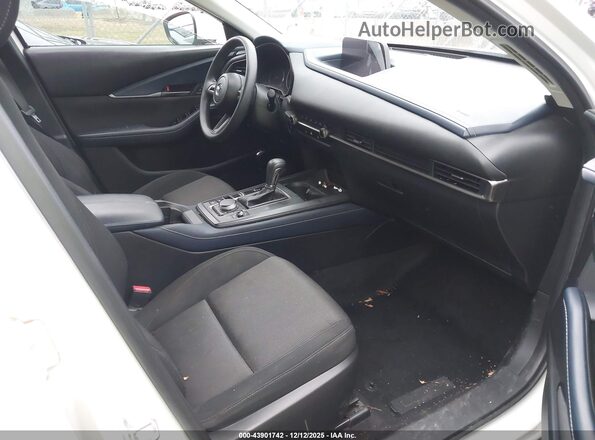 3MVDMAAL5MM256334 2021 MAZDA CX-30 White Front interior view