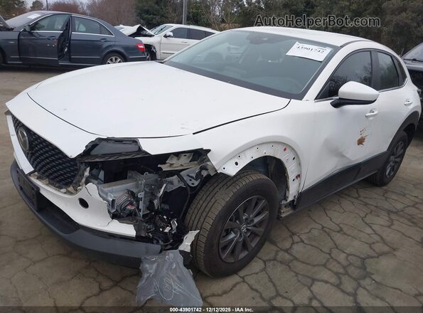 3MVDMAAL5MM256334 2021 MAZDA CX-30 White Front view