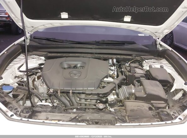 3MVDMBAMXRM653348 2024 MAZDA CX-30 White Rear view