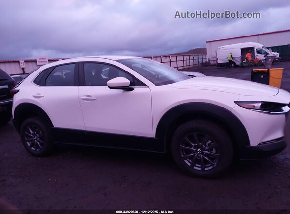3MVDMBAMXRM653348 2024 MAZDA CX-30 White Rear interior view