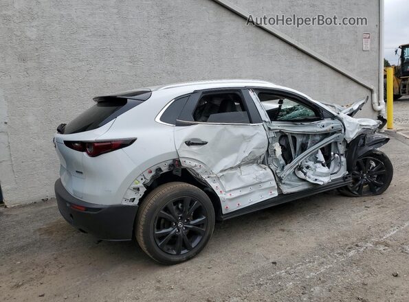 3MVDMBBM5RM692928 2024 MAZDA CX-30 Серебряный Задняя правая четверть