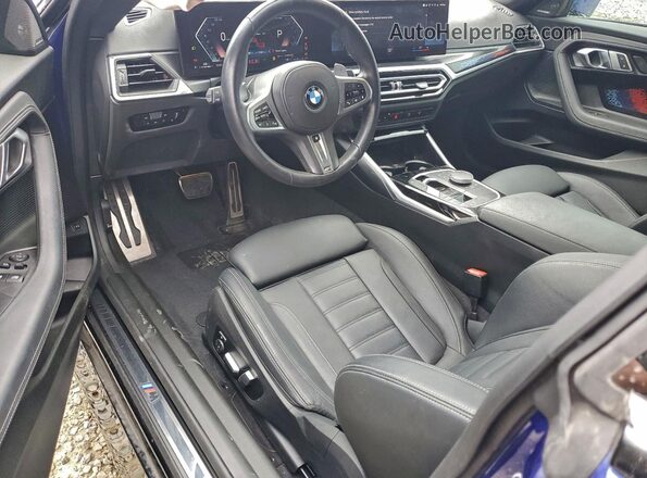 3MW23CM08P8C96491 2023 BMW 2 SERIES Blue Widok deski rozdzielczej