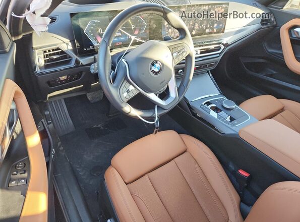 3MW33CM03P8D73109 2023 BMW 2 SERIES White Widok deski rozdzielczej