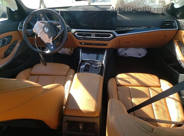 3MW39FF04P8D12364 2023 BMW 3 SERIES Gray Вид панелі приладів