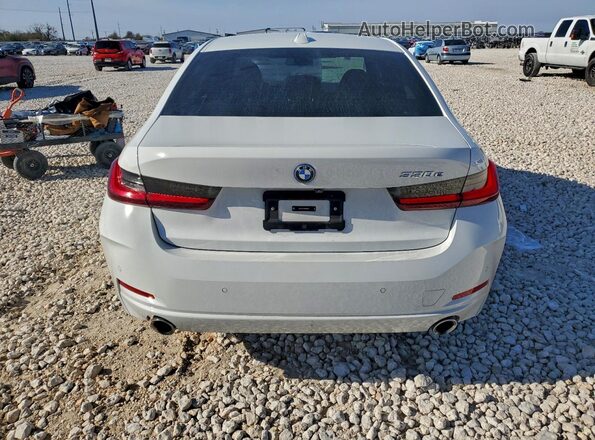 3MW39FF04R8D89514 2024 BMW 3 SERIES White Widok z tyłu