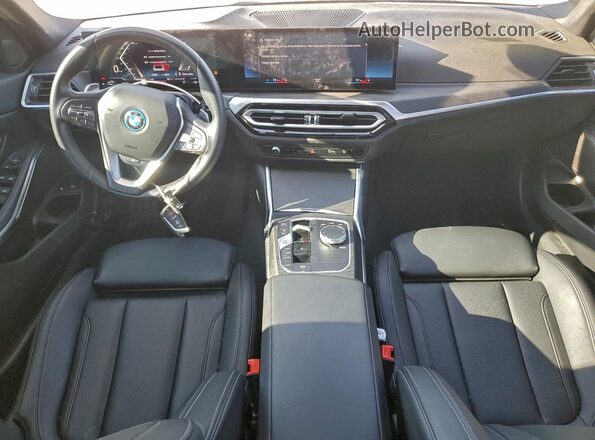 3MW39FF04R8D89514 2024 BMW 3 SERIES White Widok deski rozdzielczej