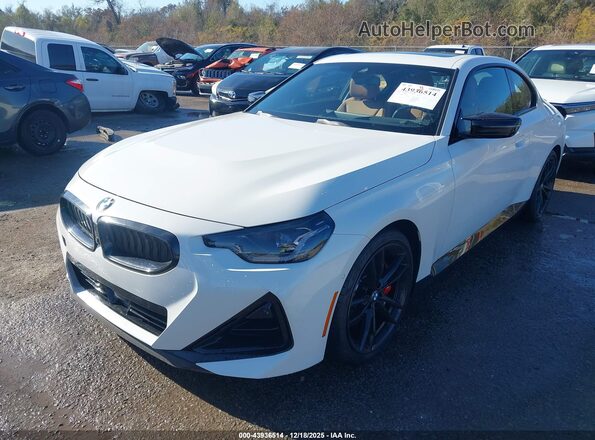 3MW43CM00R8E79802 2024 BMW M2 White წინა მარცხენა ხედი სამი მეოთხედიდან
