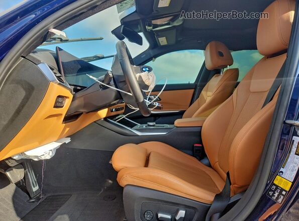 3MW49FF05P8C80349 2023 BMW M3 Blue წინა სალონის ხედი