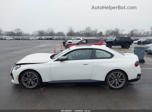 3MW53CM06N8C33528 2022 BMW M2 White Панорамний вид салону 360°